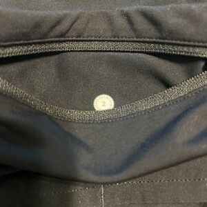 Size 2 lululemon high rise speed ups!!! Worn once!